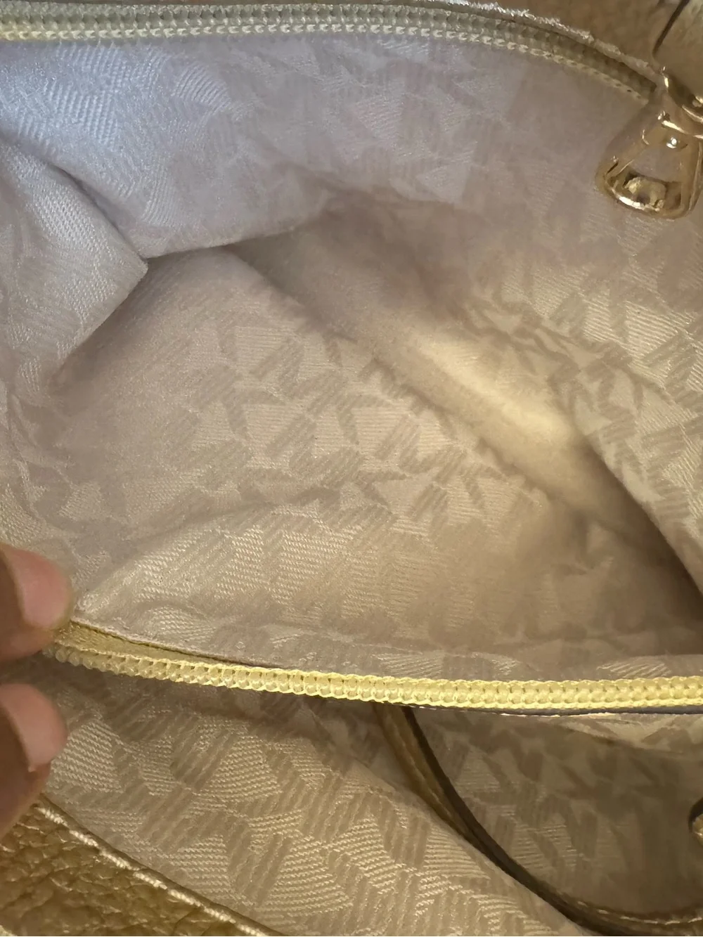 Michael Kor  Straw Rosalie Convertible Satchel. Missing the shoulder strap. - Picture 8 of 16